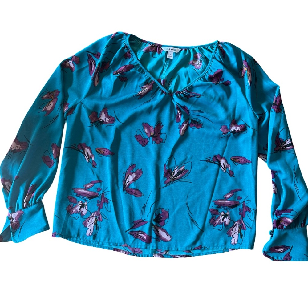 Nine West women’s vneck blouse